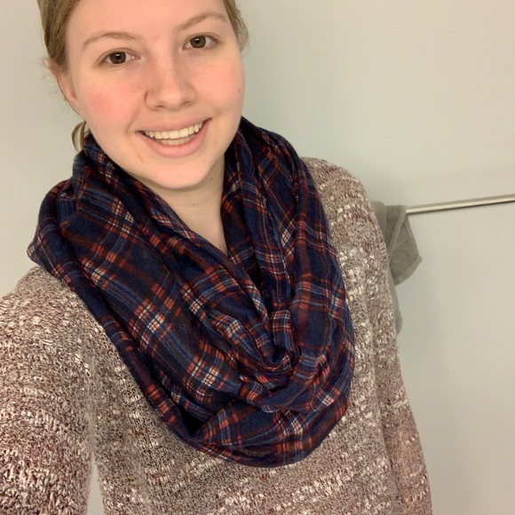 Plaid infinity scarf - Picture 1 of 3